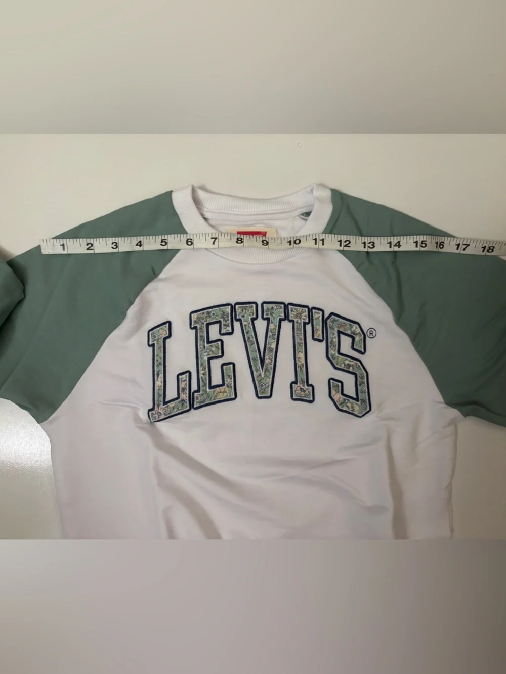 Levi's White Pullover Sweatshirt with Mint Raglan Sleeves